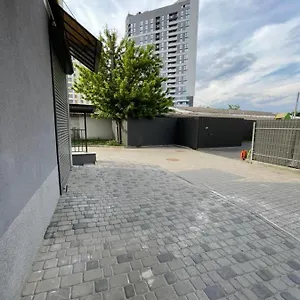https://white-house-apartment.hotelslviv.net